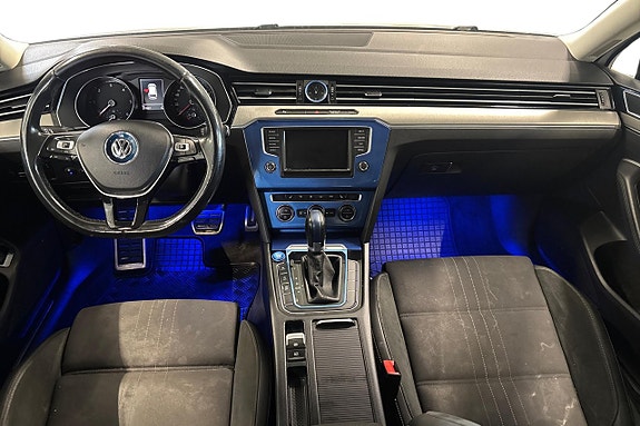 Volkswagen Passat Alltrack 12 of 22