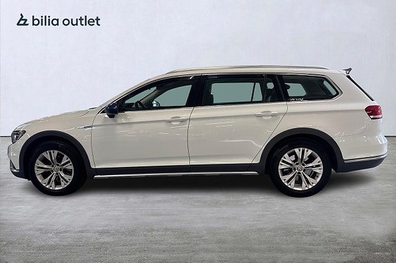 Volkswagen Passat Alltrack 9 of 22