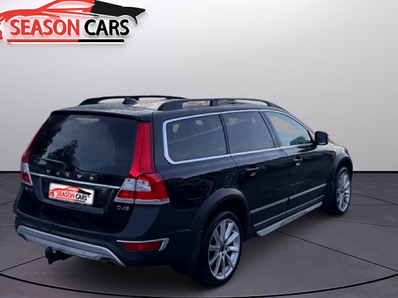 Volvo XC70 2 of 12