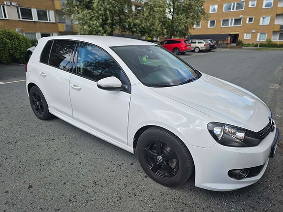 Volkswagen Golf VI 2 of 8
