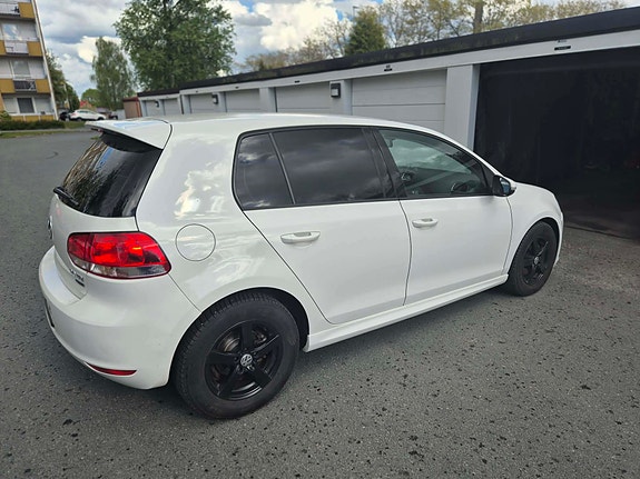 Volkswagen Golf VI 3 of 8