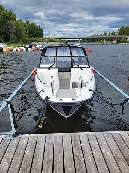 Husky R7 2017  Yamaha F200 140 Tim 2 of 10