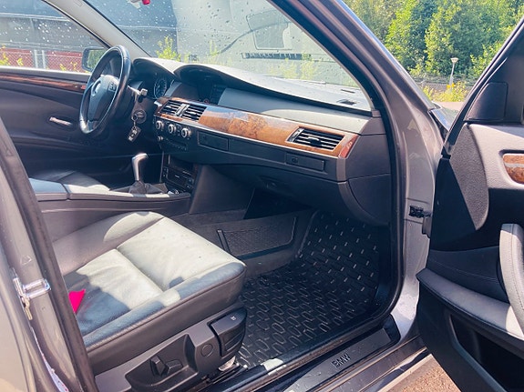 BMW 523i 6 of 6
