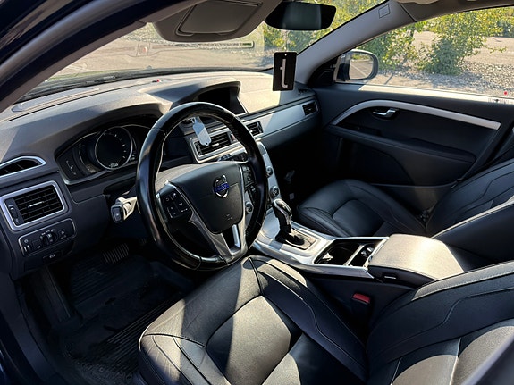 Volvo V70 9 of 14