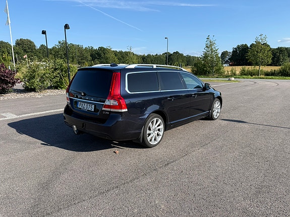 Volvo V70 5 of 14