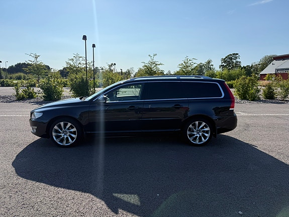 Volvo V70 8 of 14