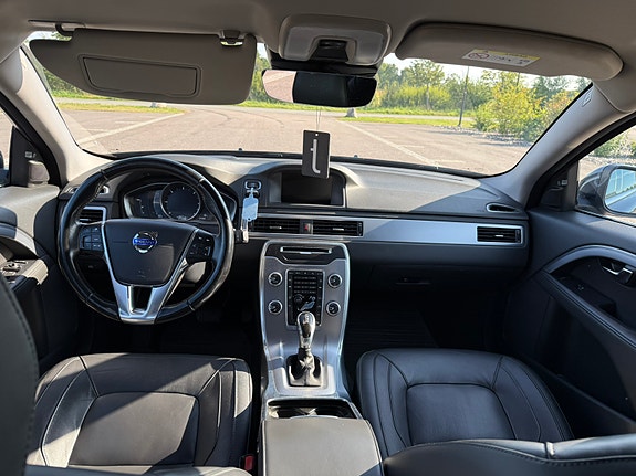 Volvo V70 10 of 14