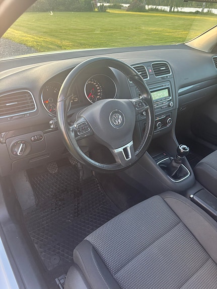 Volkswagen Golf VI 7 of 9