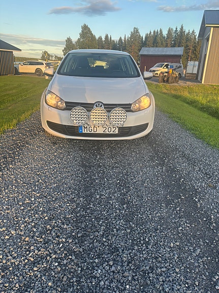 Volkswagen Golf VI 4 of 9