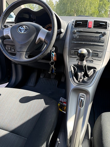 Toyota Auris 6 of 9
