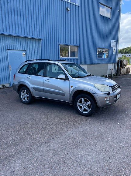 Toyota RAV4 7 of 9