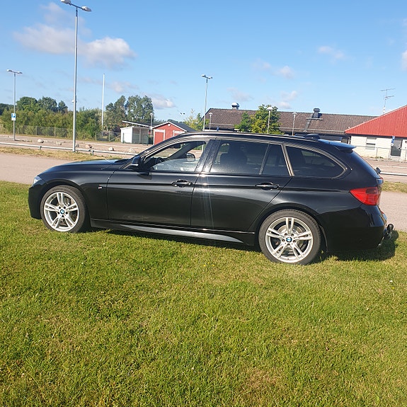 BMW 328i 2 of 12