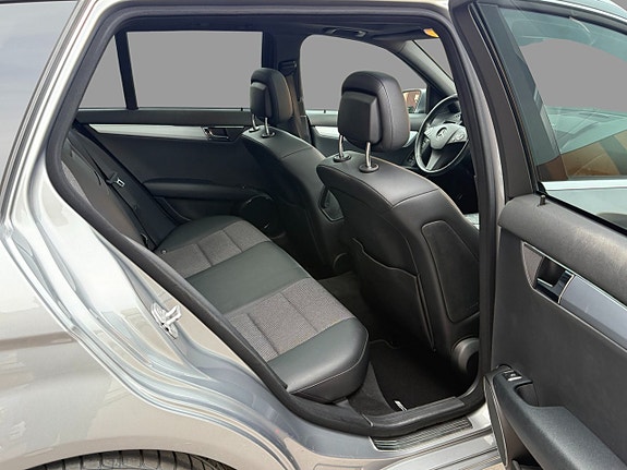 Mercedes-Benz C180 7 of 13