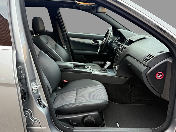 Mercedes-Benz C180 8 of 13