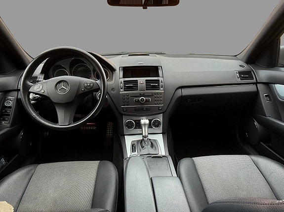 Mercedes-Benz C180 9 of 13