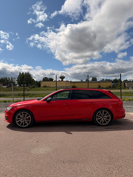 Audi S4 2 of 10