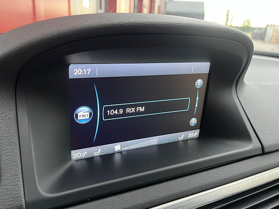 Volvo XC70 18 of 22