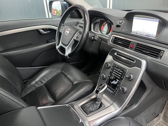 Volvo XC70 9 of 22