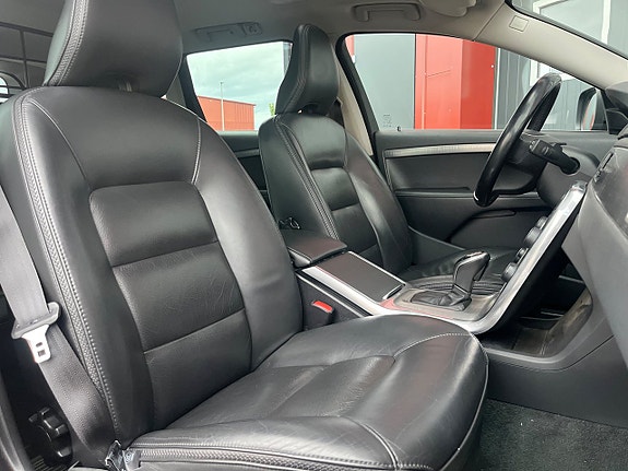 Volvo XC70 10 of 22