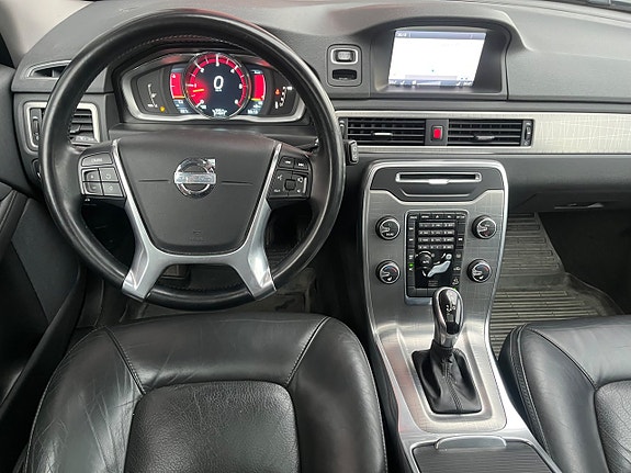 Volvo XC70 13 of 22