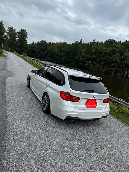 BMW 320d 3 of 7
