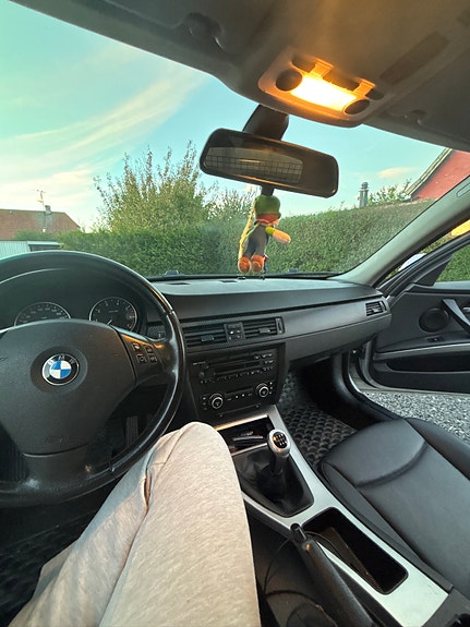 BMW 318i 5 of 5