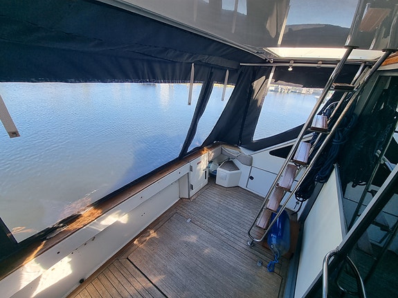 Sea-ray-345-flybridge "Höstpris innan upptagning, båtvagn ingår" 2 of 20