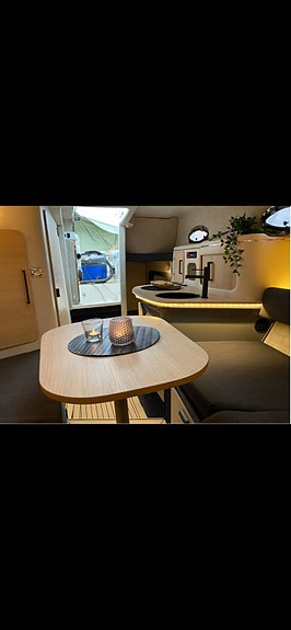 Sea Ray 250 Sundancer 15 of 17