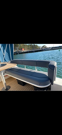Sea Ray 250 Sundancer 14 of 17