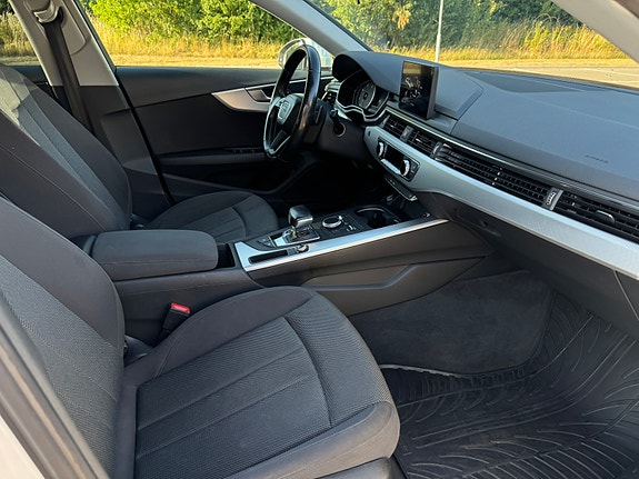 Audi A4 7 of 12
