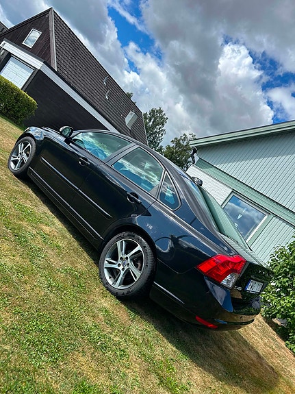 Volvo S40 2 of 7