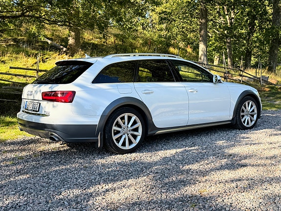 Audi A6 allroad 2 of 6