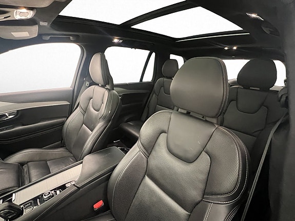 Volvo XC90 9 of 30
