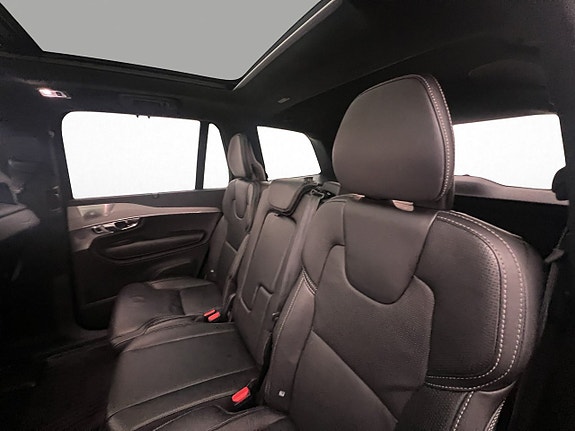Volvo XC90 13 of 30