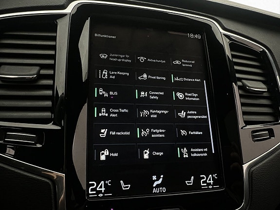 Volvo XC90 23 of 30