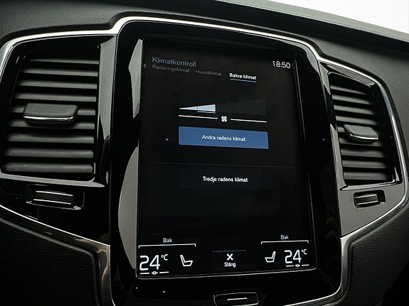 Volvo XC90 27 of 30