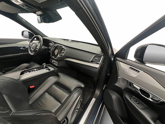 Volvo XC90 12 of 30