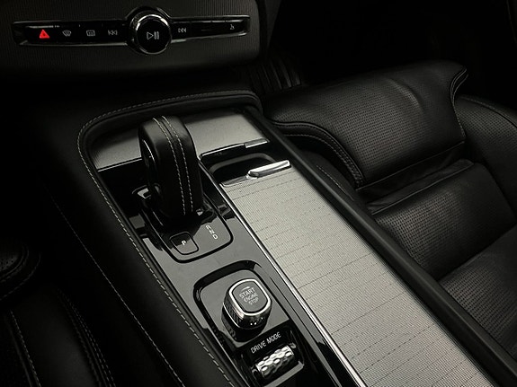 Volvo XC90 29 of 30