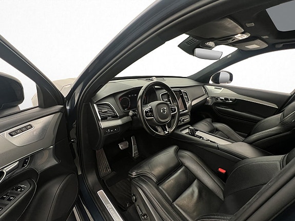 Volvo XC90 8 of 30