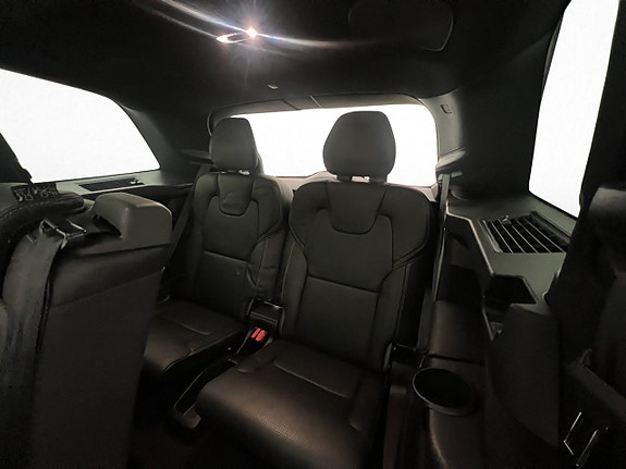 Volvo XC90 14 of 30