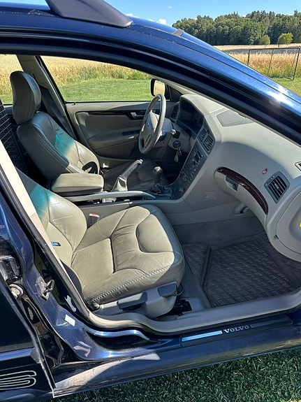 Volvo XC70 7 of 7