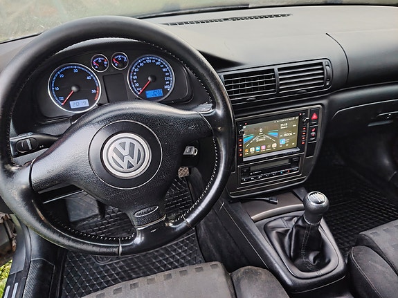 Volkswagen Passat 3 of 3