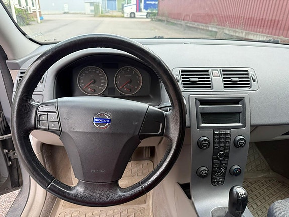 Volvo S40 6 of 9