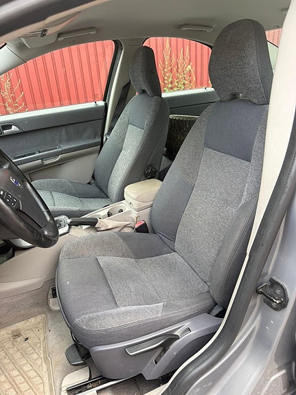 Volvo S40 9 of 9