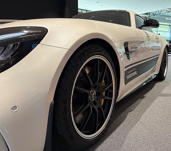 Mercedes-Benz AMG GT R 10 of 30