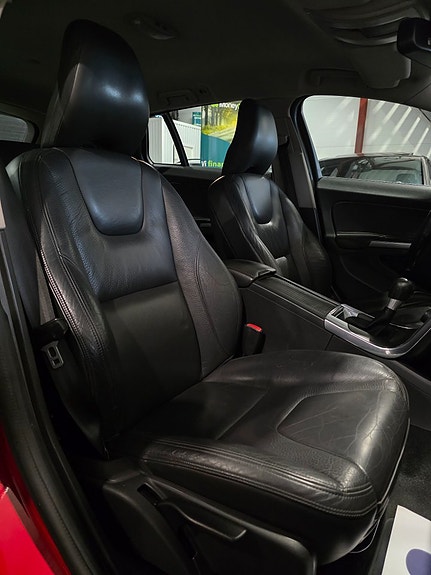Volvo V60 11 of 24