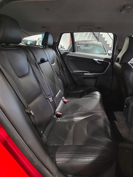 Volvo V60 12 of 24