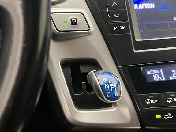 Toyota Prius+ 26 of 30