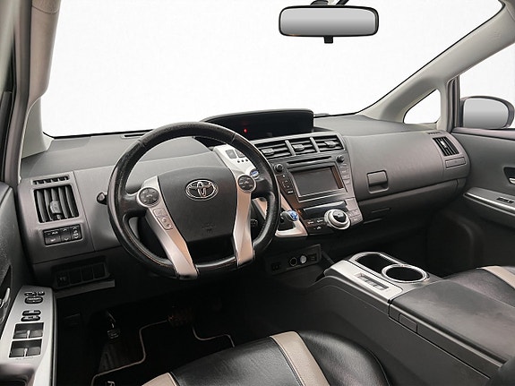 Toyota Prius+ 17 of 30
