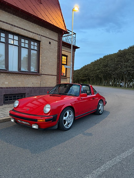 Porsche 911 Targa 2 of 7